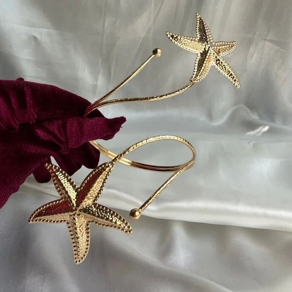 Zara Gold Starfish Bracelet Elegant Jewelry - Picture 9 of 12